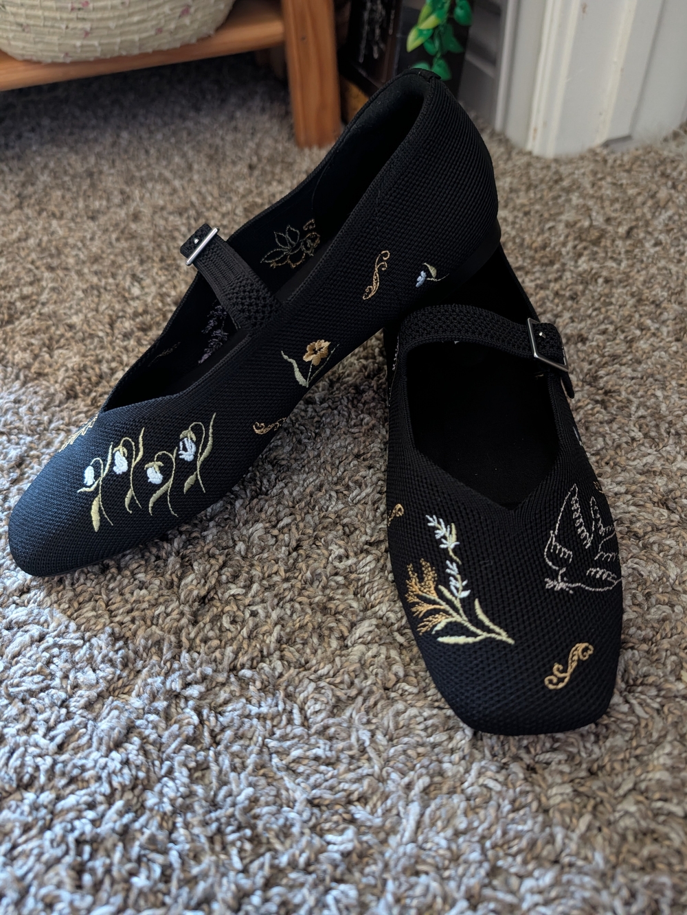 Women's Vivaia Embroidered Black Mary Jane Flats